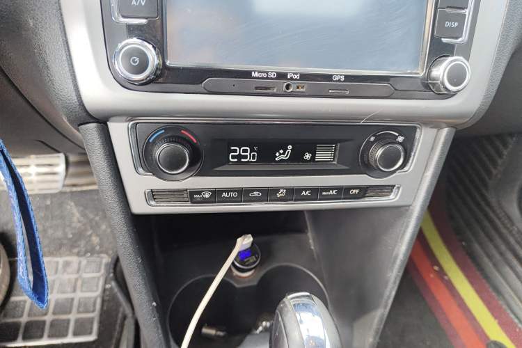 Used Volkswagen Polo 2014 1.6L Cross Polo Automatic
