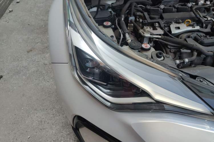 Used Toyota IZOA 2021 Dual-Motor 2.0L Yichi Edition Right Front Headlight