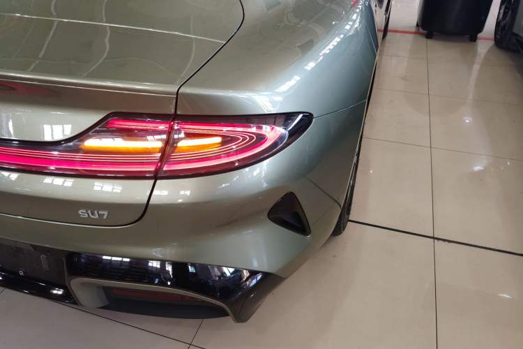 Used Xiaomi Auto SU7 2024 Rear-Drive Long-Range Intelligent Driving Version Exterior 3