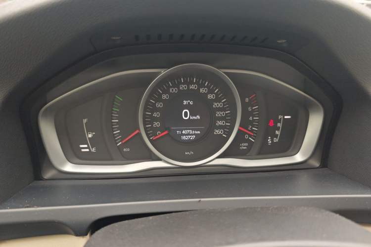 Used Volvo V60 2014 T5 Zhiyi Edition
