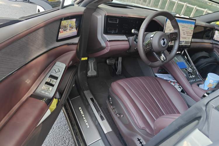 Used Denza Z9GT 2024 1100 4x4 Ultra First Edition Driver Seat