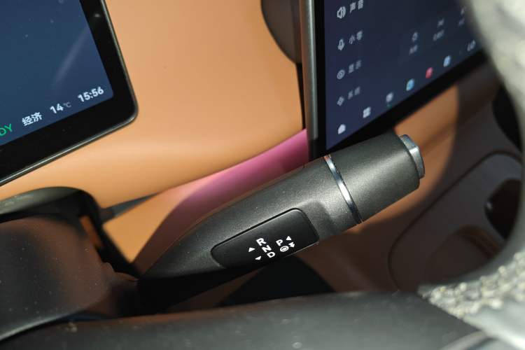 Used Leapmotor C16 2024 Pure Electric 520 Deluxe Edition Gear Lever