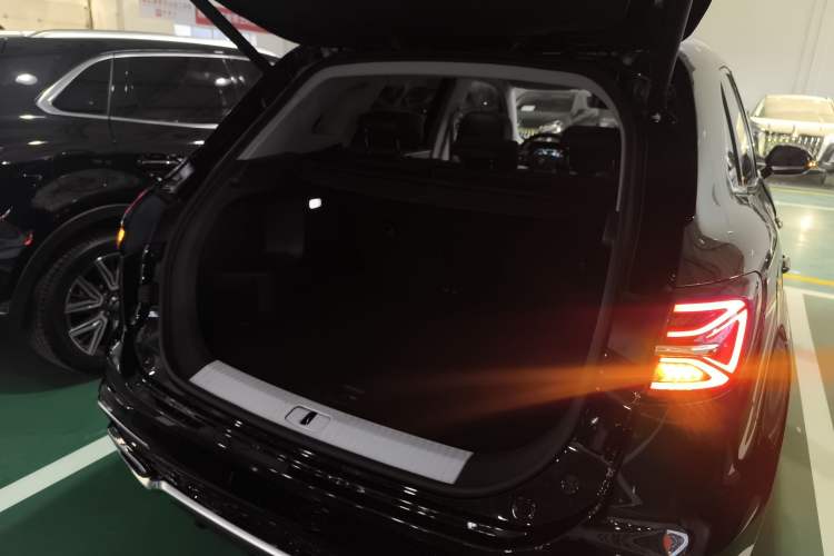 Used Hongqi HS5 2025 2.0T Two-Wheel Drive Flagship Pro Edition