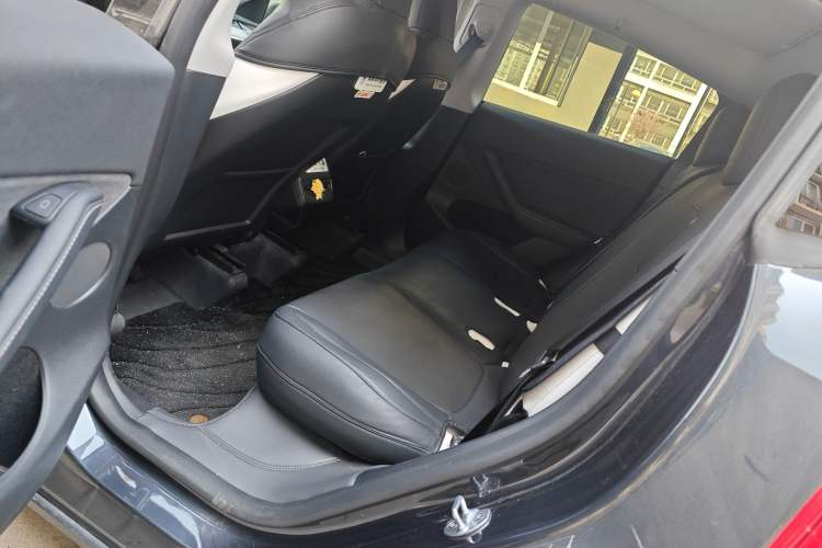 Used Tesla Model Y 2024 Long-Range All-Wheel-Drive Version