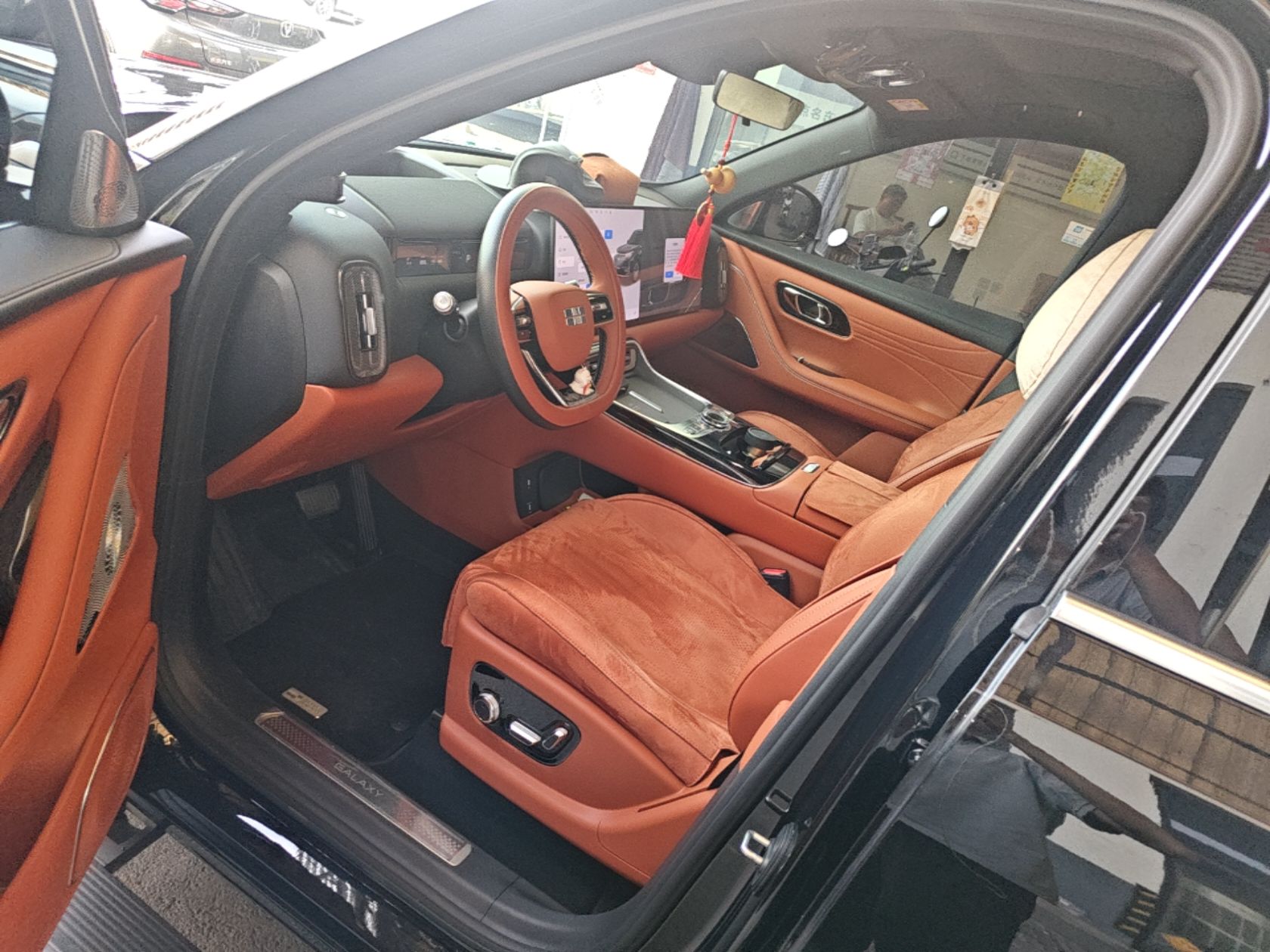 Geely Galaxy M9 2025 Model 230km Two-Wheel-Drive Exploration Edition — снимка 17