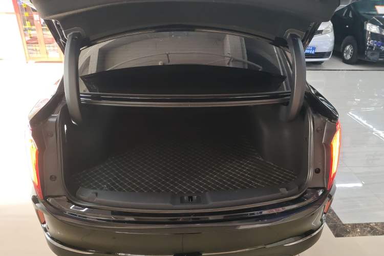 Used Hongqi E-QM5 2022 431 km Charge & Enjoy Edition
