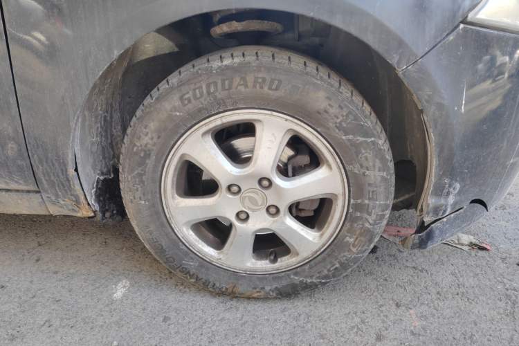 Used FORTHING Joyear 2012 XL 1.5L Manual Comfort Model Right Front Wheel Hub