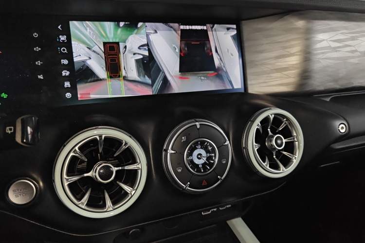 Used Tank 300 2021 City Edition 2.0T—Truly Stylish
