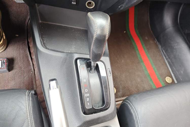 Used Honda Civic 2013 10th Anniversary 1.8L Automatic Luxury Edition Gear Lever