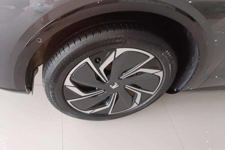 Used Rising R7 2023 Rear-Drive Screen King Pro Edition