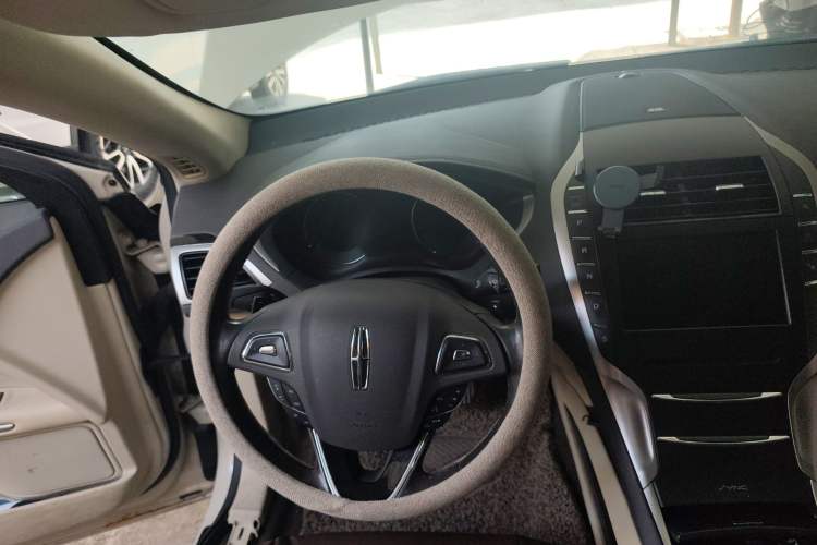 Used Lincoln MKZ 2014 2.0T Luxury Edition Steering Wheel