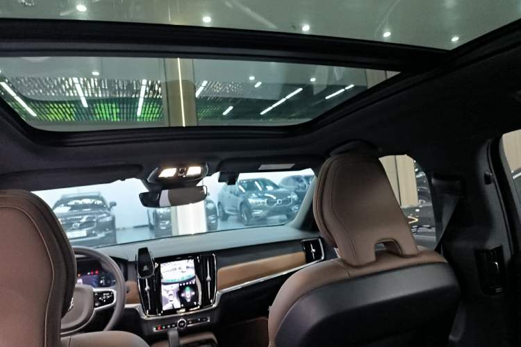 Used Volvo S90 New Energy 2024 Plug-in Hybrid Four-Wheel Drive Long-Range Zhiyi Luxury Edition Headliner