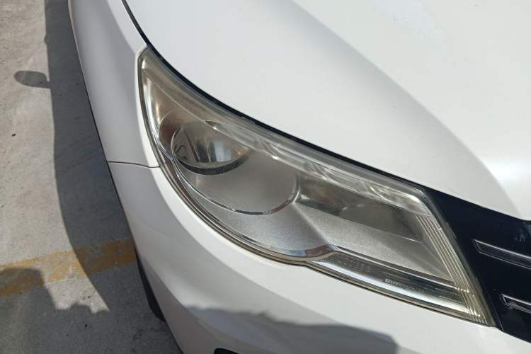 Used Volkswagen Tiguan 2012 1.8TSI Manual Two-Wheel Drive Urban Edition Right Front Headlight