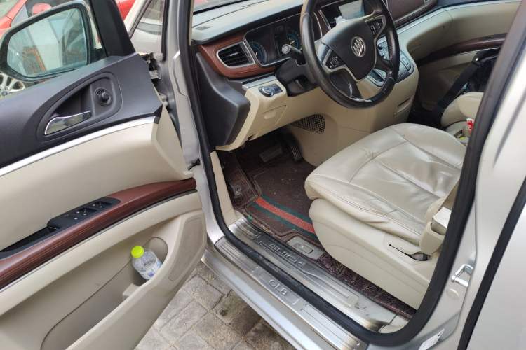 Used Buick GL8 2014 2.4L LT Luxury Business Executive Edition
