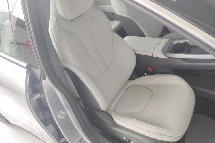 Used ARCFOX Alpha S5 2024 708MAX 200kW Right Front Seat