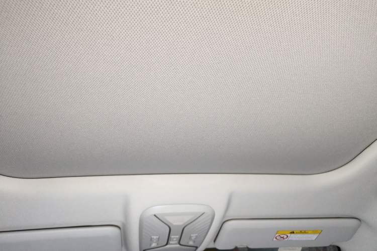 Used Haval H2 2018 Chuanxiang Edition 1.5T Dual-Clutch Two-Wheel Drive ZhiShang Model China V Standard Headliner