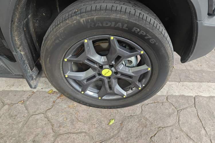 Used JETOUR Traveler 2023 2.0T All-Wheel-Drive Crosser Right Front Wheel Hub