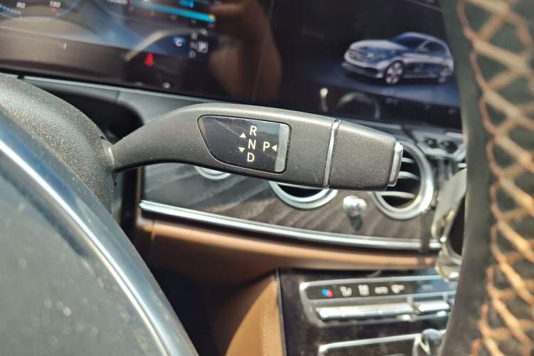 Used Mercedes-Benz E-Class 2016 E 200 L Sport Edition Gear Lever