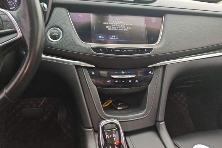 Used Cadillac XT5 2018 25T Luxury Model