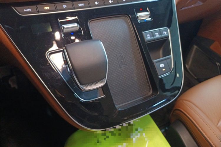 Used Hongqi HQ9 2023 2.0T Smart Connect Flagship Edition Gear Lever