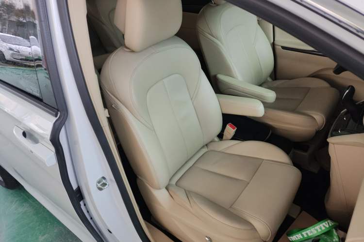 Used Buick GL8 2023 ES Lu Zun Deluxe Model
