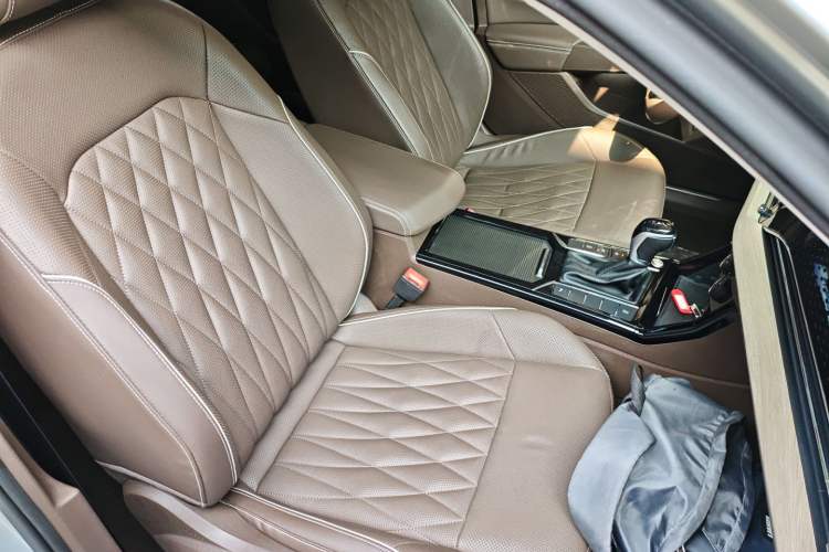 Used Volkswagen Passat 2019 380TSI Luxury Edition China VI Standard
