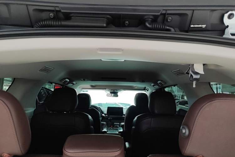 Used Toyota SIENNA 2024 2.5L Hybrid Comfort Edition