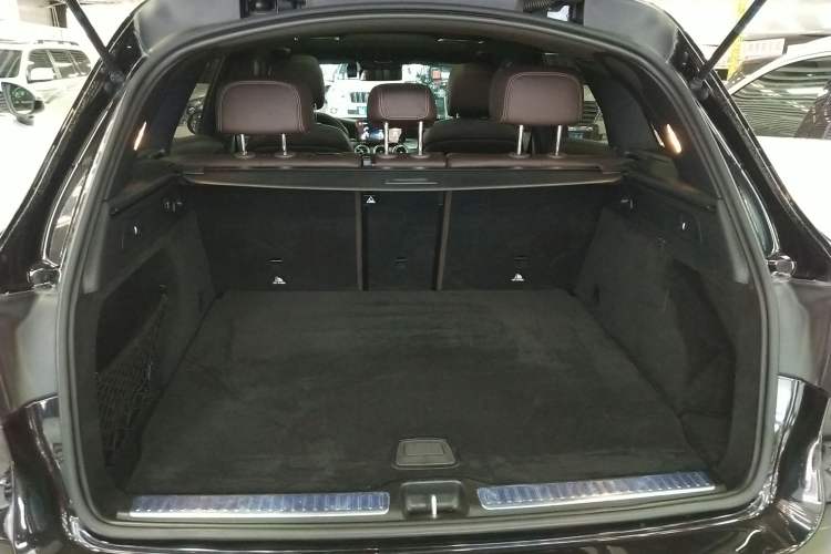 Used Mercedes-Benz GLC 2020 Facelift GLC 300 L 4MATIC Dynamic Edition Trunk