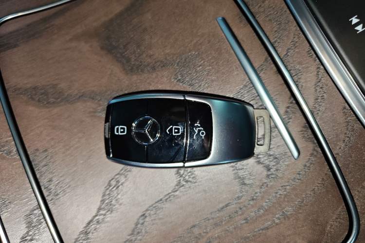 Used Mercedes-Benz E-Class 2023 Updated E 300 L Fashion Edition
