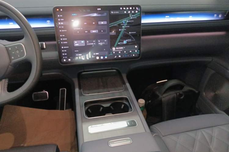 Used Nio ES8 2026 Model 6-seat Executive Signature Edition Audio And AC Panel