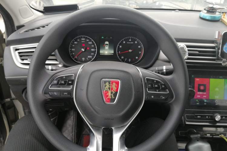 Used Roewe i5 2020 1.5L Manual 4G Connect Luxury Edition
