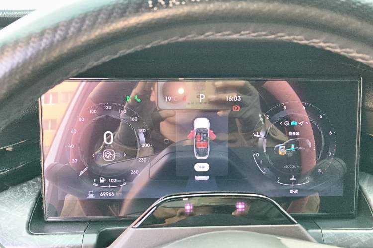 Used Lynk & Co 09 2021 2.0T Halo Seven-Seater