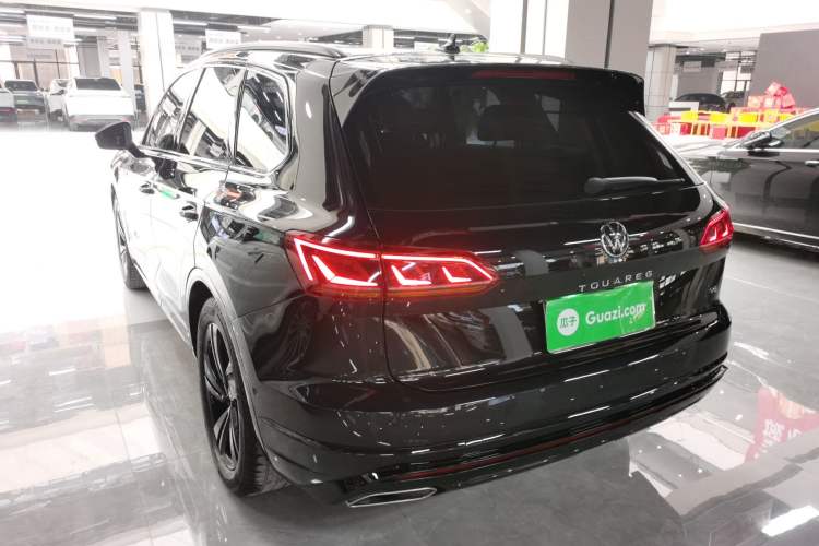 Used Volkswagen Touareg 2022 3.0 TSI Luxury Edition Black Diamond Sport Package