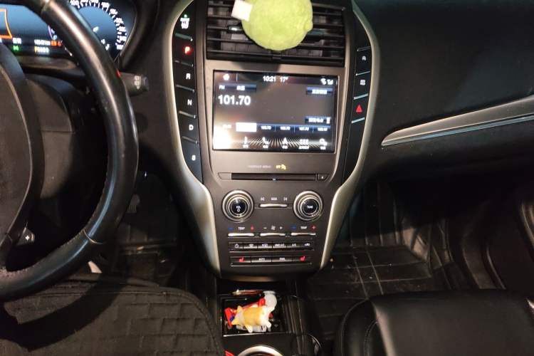 Used Lincoln MKC 2017 2.0T Two-Wheel Drive Deluxe Edition
