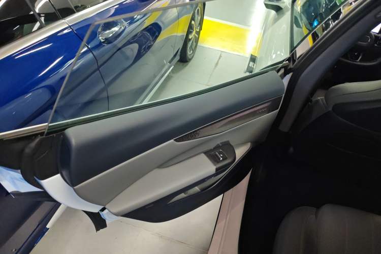 Used Lynk & Co 07 2024 EM-P 126 Long-Range Halo