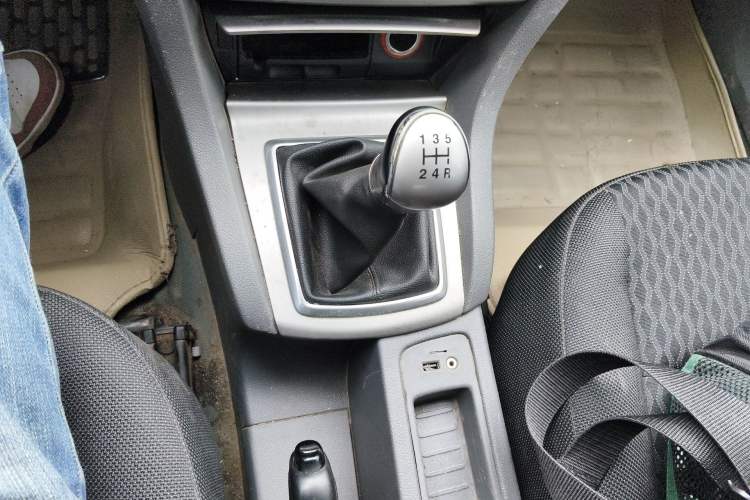Used Ford Focus 2012 Hatchback Classic 1.8L Manual Base Model Gear Lever