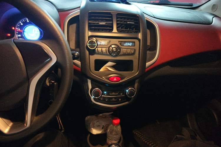 Used CHANGAN Benni 2015 1.4L Manual Luxury Model China V Standard
