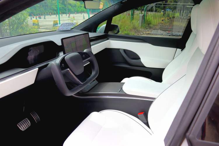 Used Tesla Model X 2023 Three-Motor All-Wheel-Drive Plaid Version
