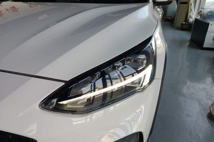 Used Ford Focus Active 2020 EcoBoost 180 Automatic Titanium Edition Left Front Headlight