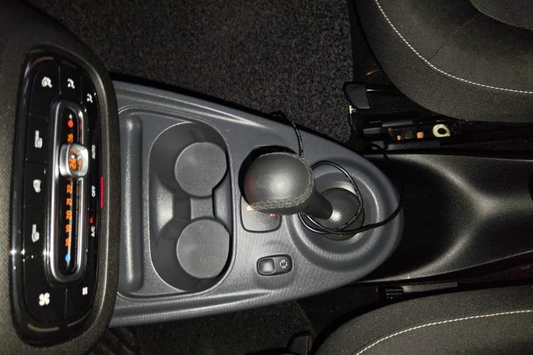 Used smart fortwo 2018 1.0L 52kW Hardtop Passion Edition China V Standard
