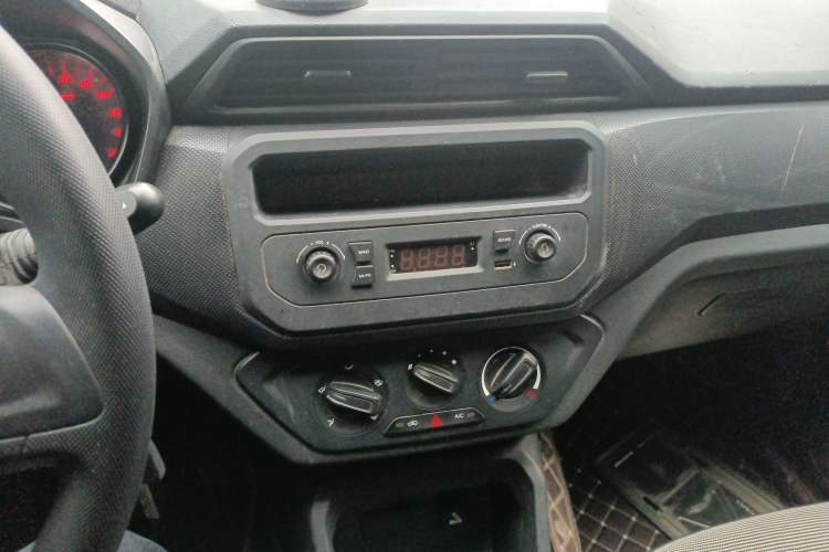 Used Wuling Hongguang 2019 1.5L S Basic Version China VI Standard LAR