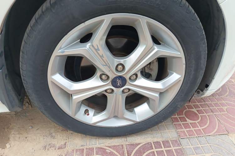 Used Ford Focus 2012 Hatchback 2.0L Automatic Luxury Sport Model
