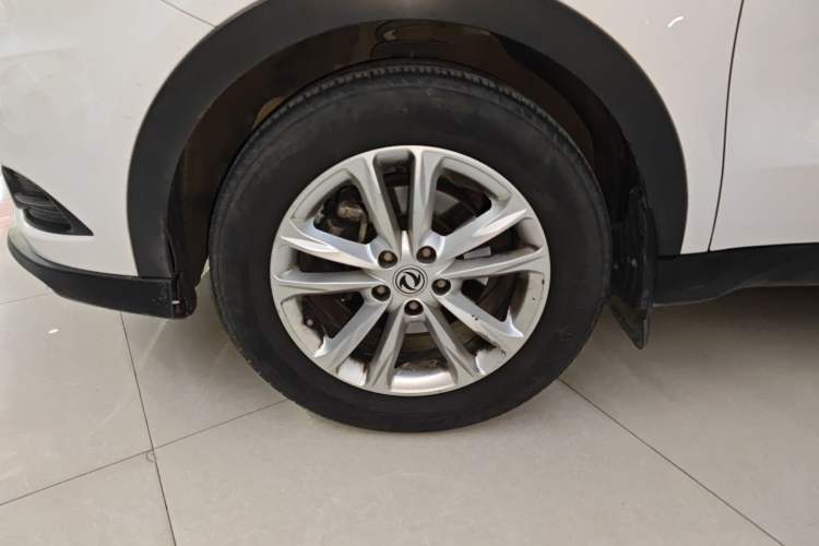 Used Dongfeng Fengon 580 2016 1.8L Manual Comfort Model Left Front Wheel Hub
