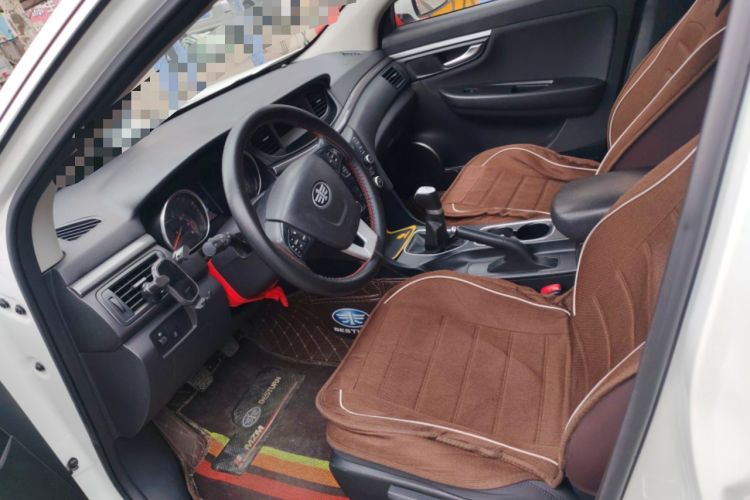 Used Bestune B50 2016 1.6L manual Comfort trim level Left Front Seat