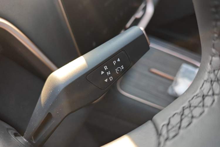 Used Dongfeng eπ eπ008 2024 210Max Range-Extended Version 6 Seats