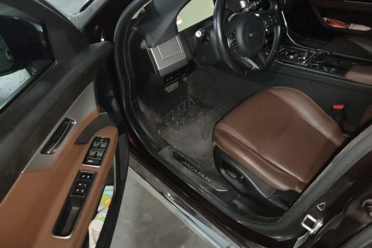 Used Jaguar XFL 2019 XFL 2.0T 250 PS Two-Wheel-Drive Luxury Edition Driver Seat