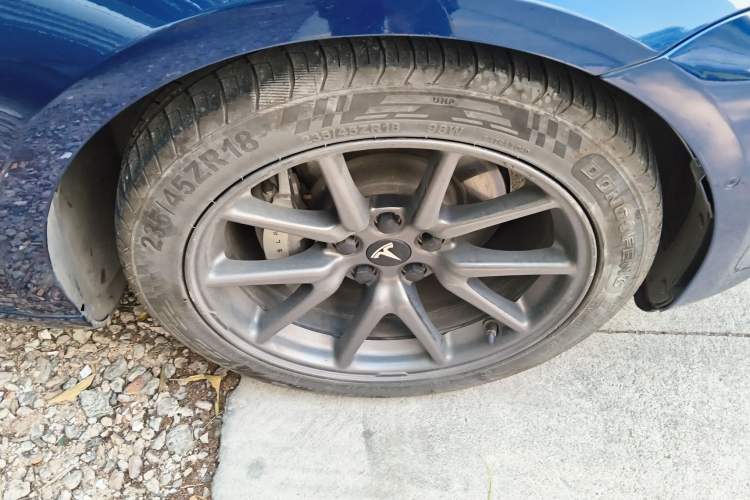 Used Tesla Model 3 2019 Standard Range Rear-Drive Upgraded Version Right Front Wheel Hub