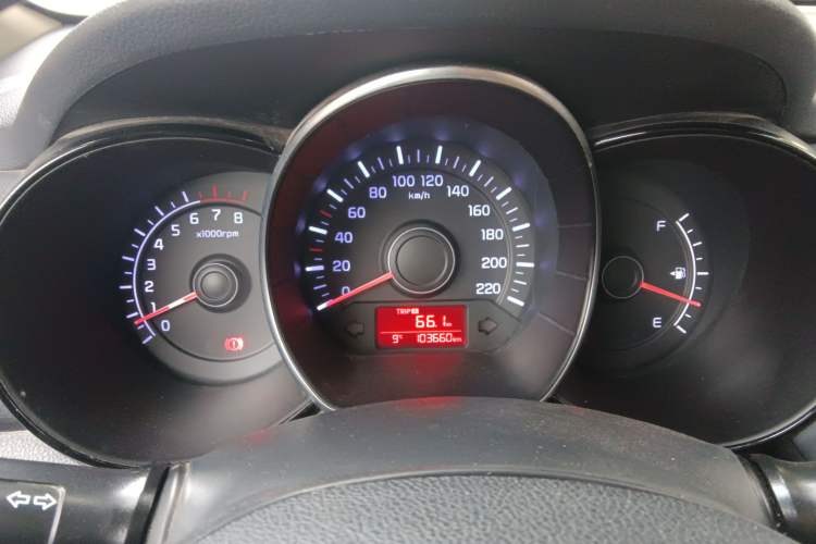 Used Kia K2 2015 Sedan 1.4L MT GLS