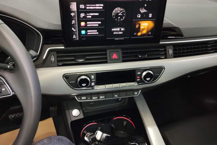 Used Audi A5 2023 Coupe 40 TFSI Fashionable and Dynamic Model Audio And AC Panel