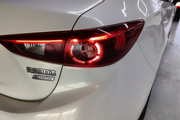 Used Mazda Mazda 3 Axela 2017 Sedan 1.5L Automatic Luxury Model Emission Standard China V
